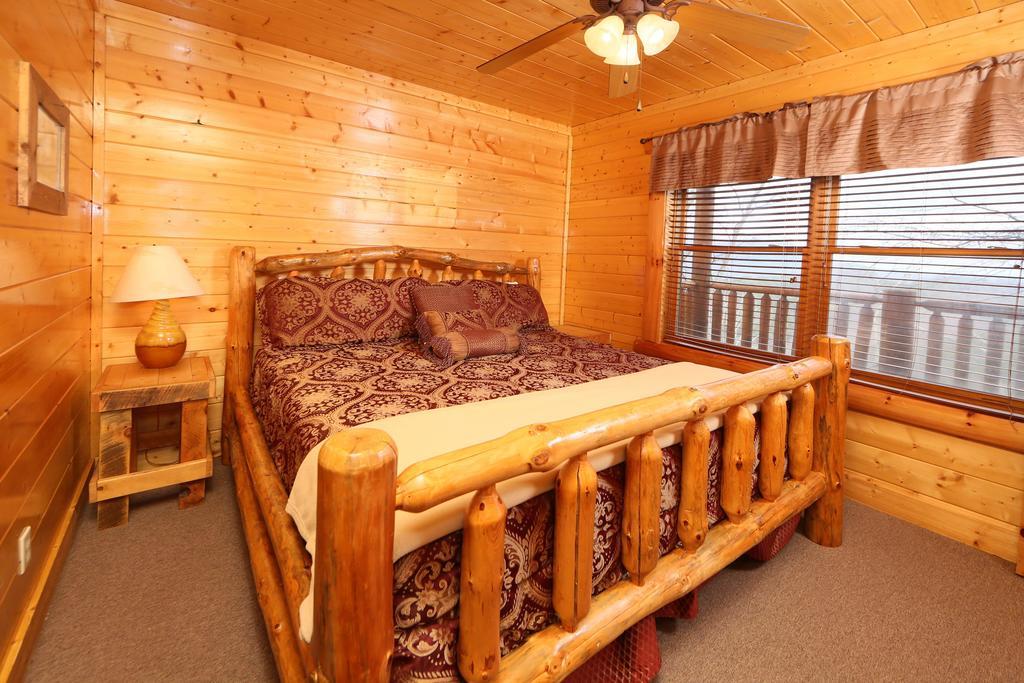 Rising Eagle Lodge - Eight Bedroom Pigeon Forge Exterior photo
