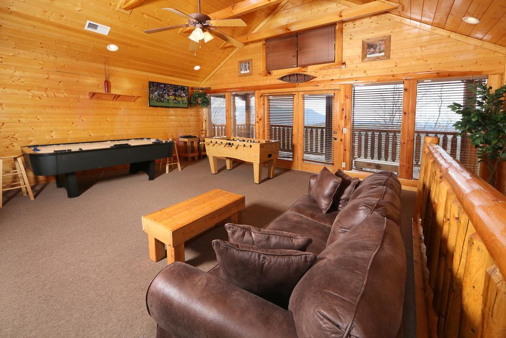 Rising Eagle Lodge - Eight Bedroom Pigeon Forge Exterior photo
